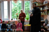 В рамках акции «Белый цветок»  клирик храма посетил детский сад.